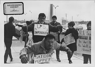 330px-Vietnam_War_protesters._1967._Wichita,_Kans_-_NARA_-_283625